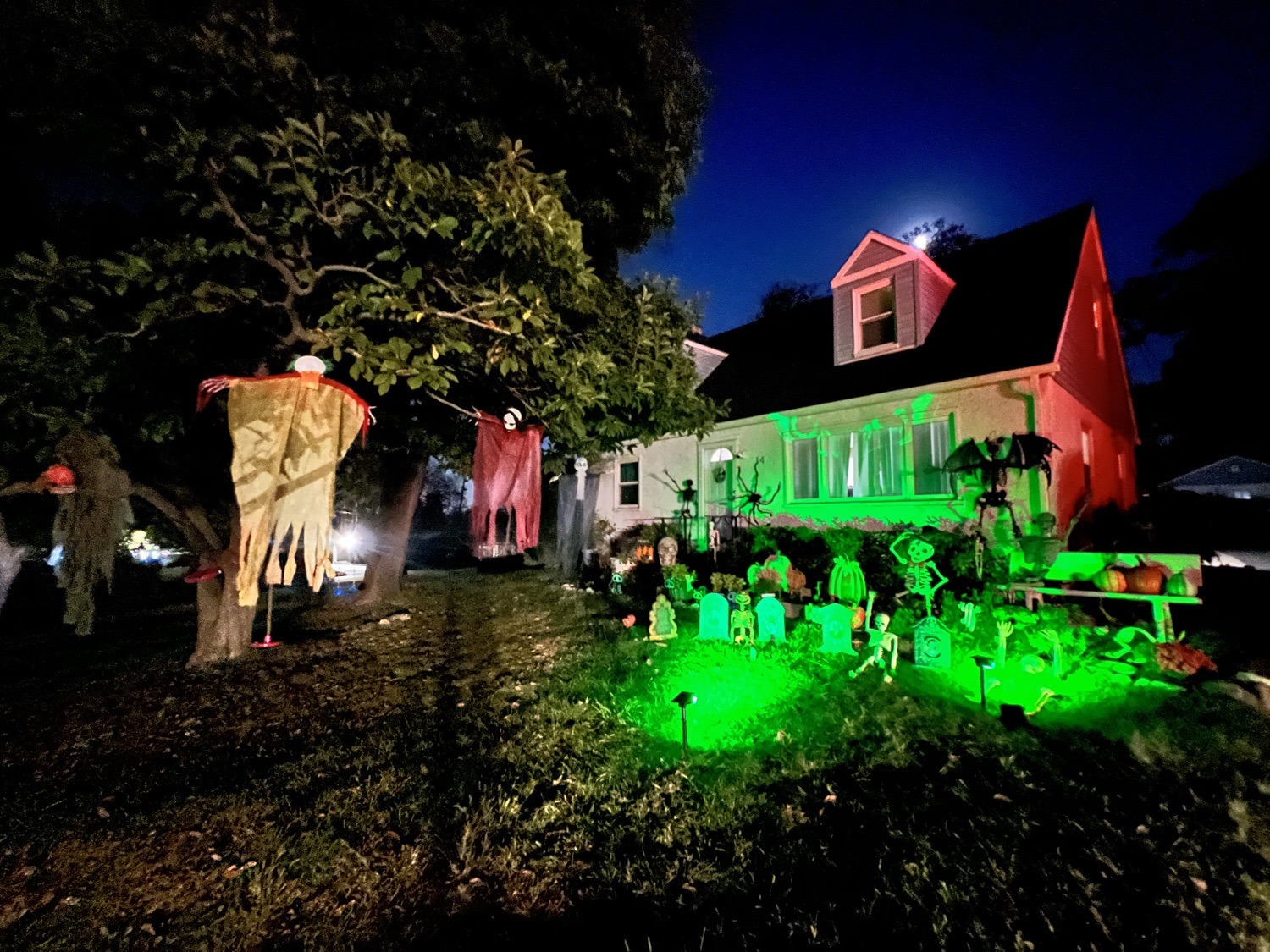 Haunted Houses on the cloverleaf