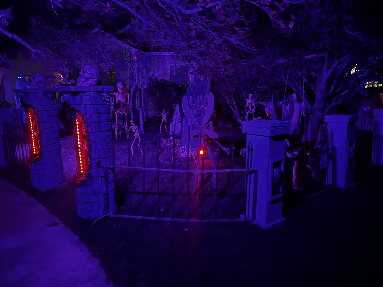 crazy gramps haunted yard