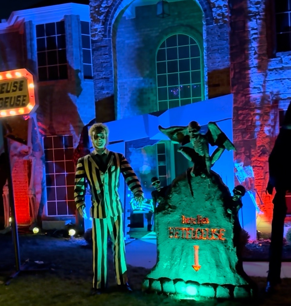 Halloween Icons Haunt House