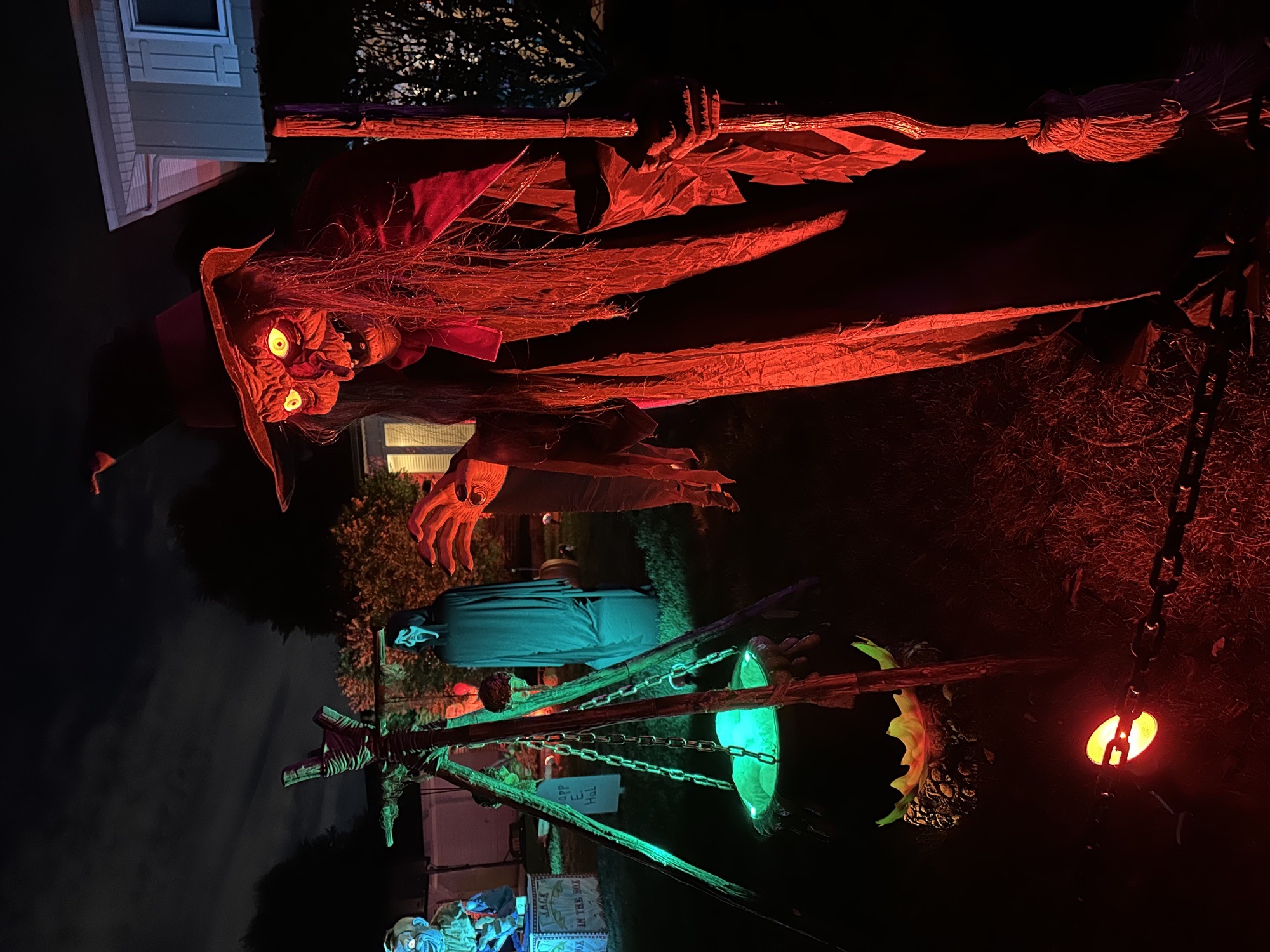 Boo-Clid Court
