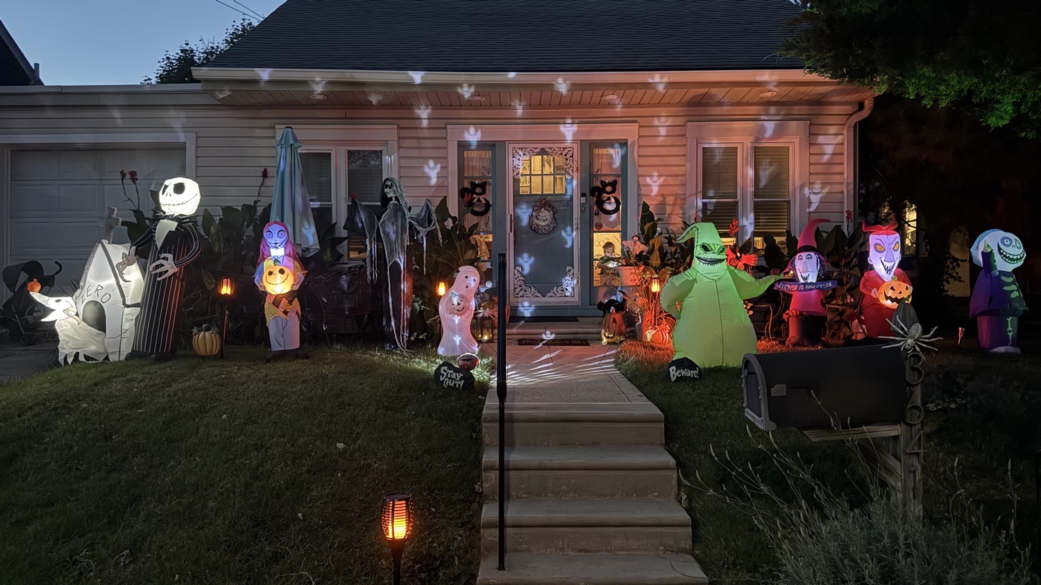 THIS IS HALLOWEEN!