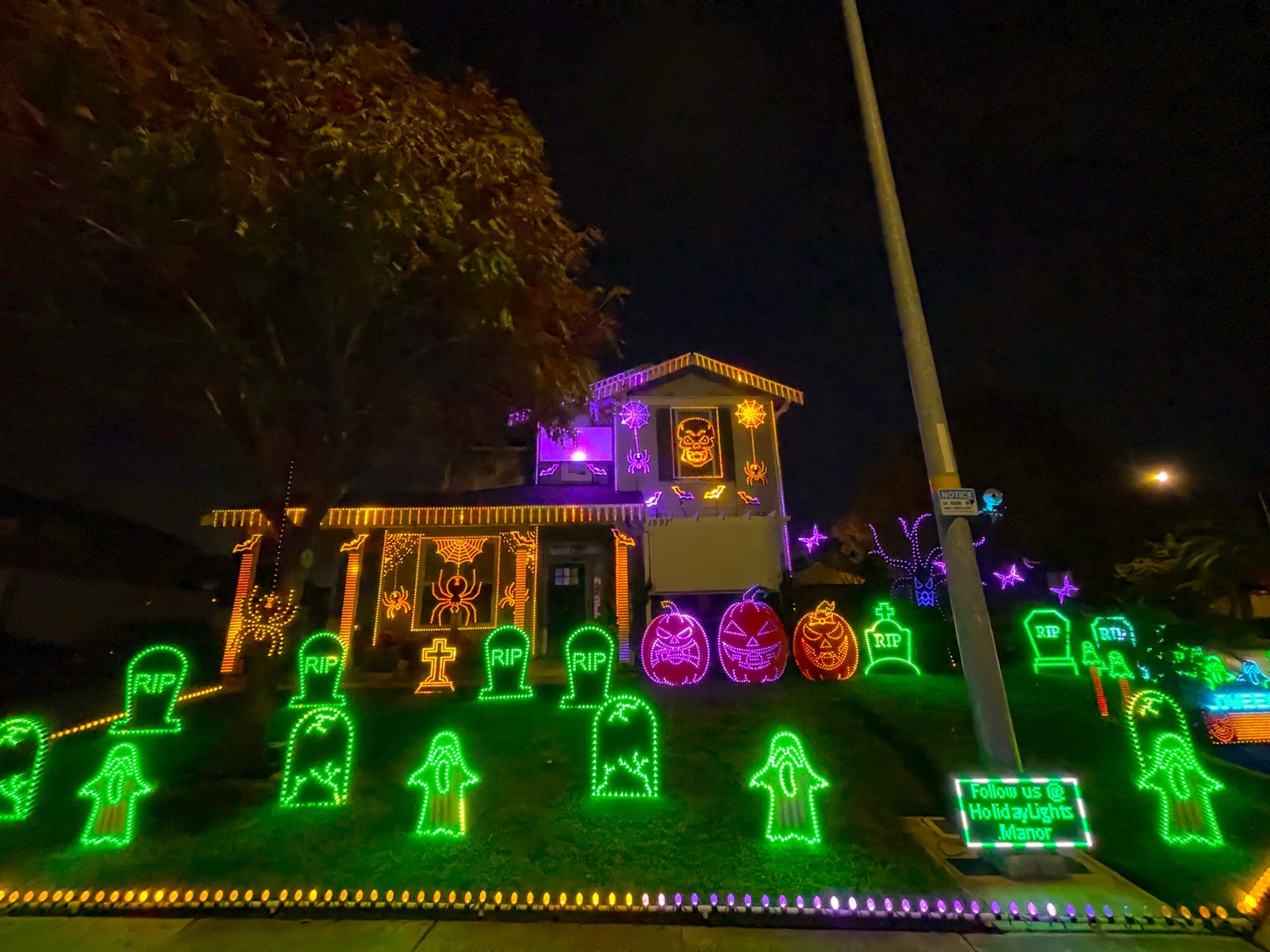 HolidayLights.Manor