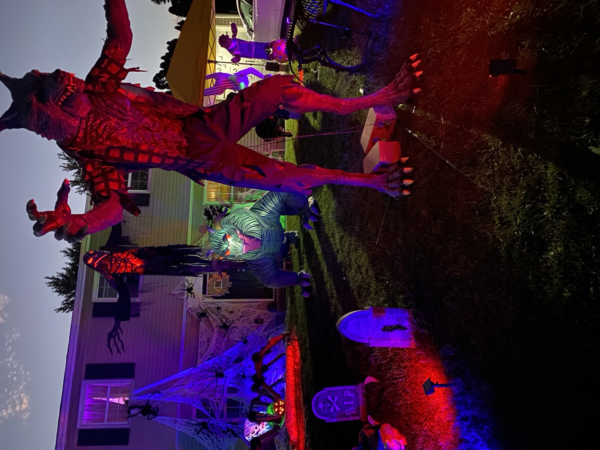 We Love Halloween! 💀🎃👻🖤🧡