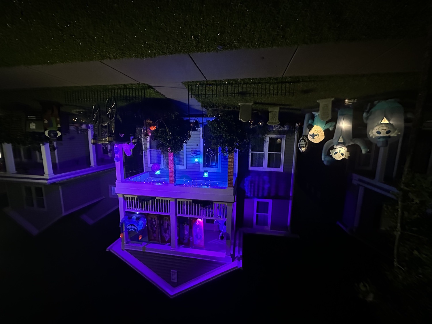 Grim Grinning Ghosts Of Summers Corner