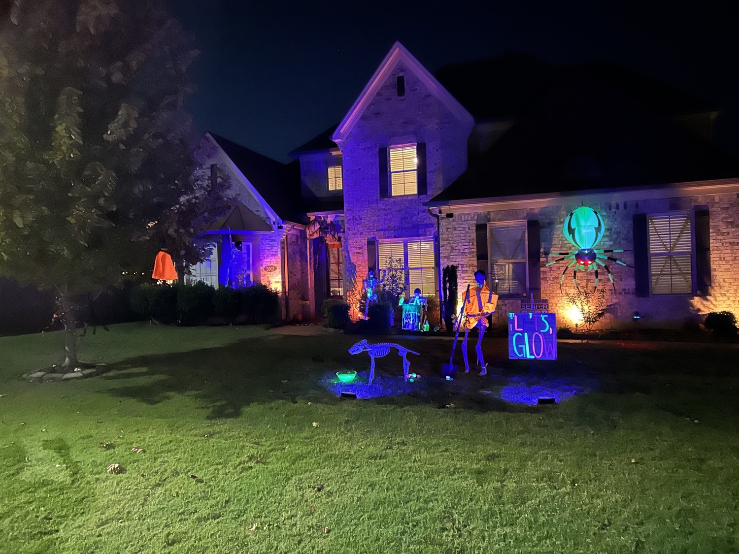 Glow Party 👻