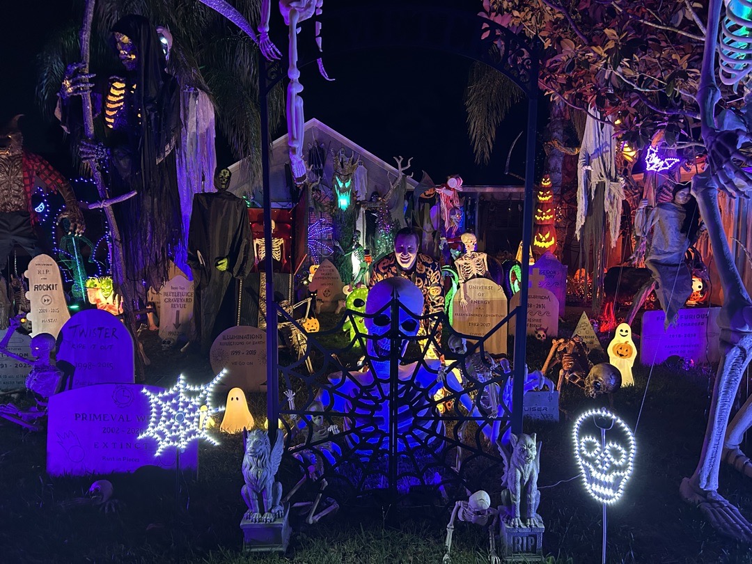 Orlando’s Attraction Cemetery — halloween haunt in Orlando, FL
