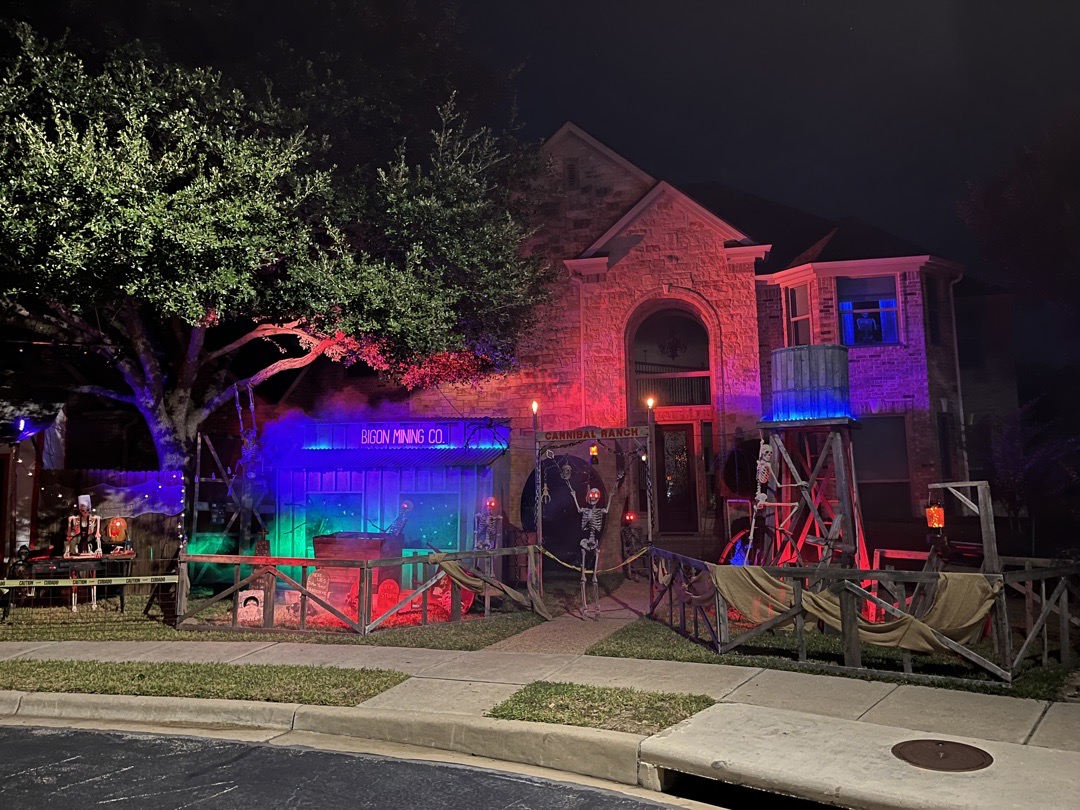 Bigon Halloween Display in Round Rock, TX
