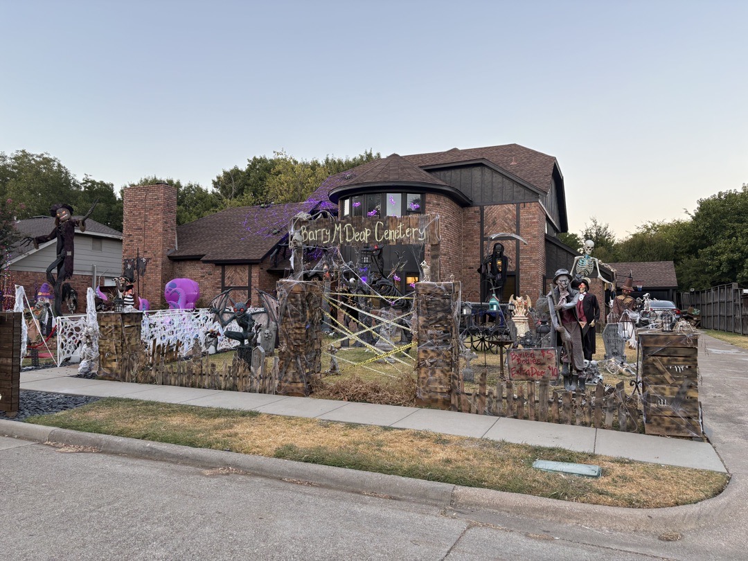 Canoncita Crazy House in Plano, TX