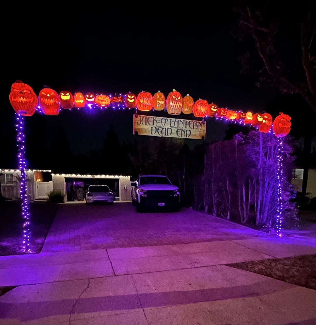 Jack O’ Lantern Dead End in Porter Ranch, CA