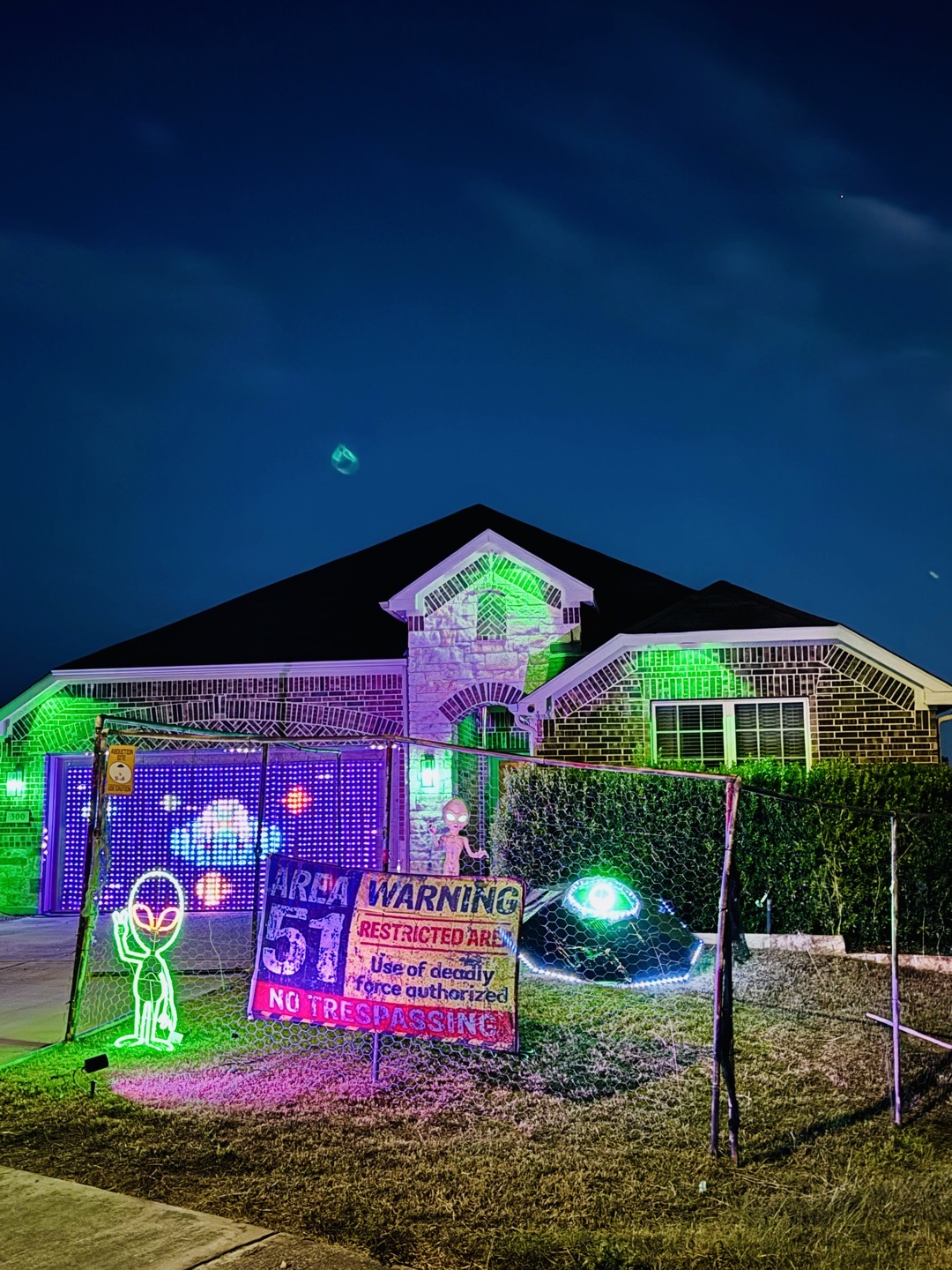 Alien Arrival to Schertz in Schertz, TX