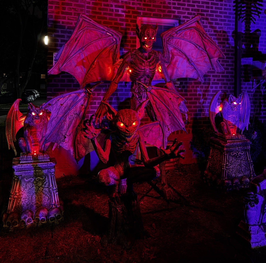 Little Neck Halloween display