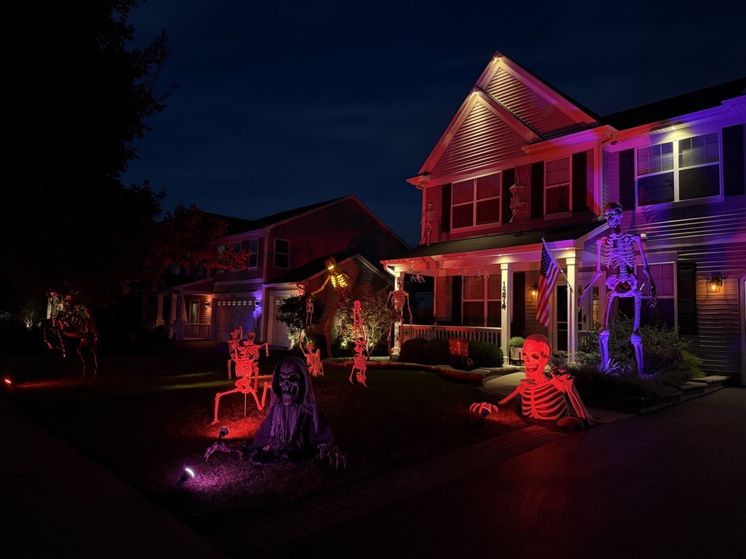 Skeleton House — halloween haunt in Bolingbrook, IL