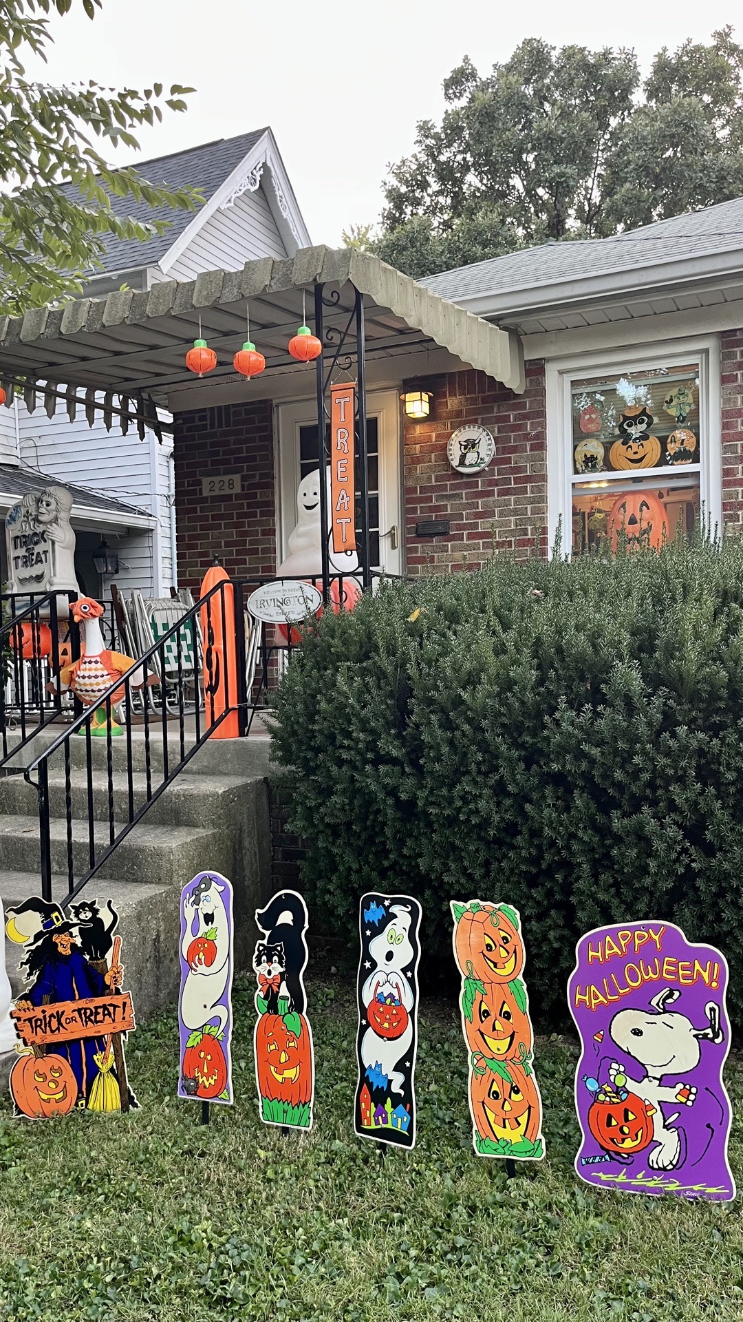 Vintage x Retro Halloween in Indianapolis, Indiana