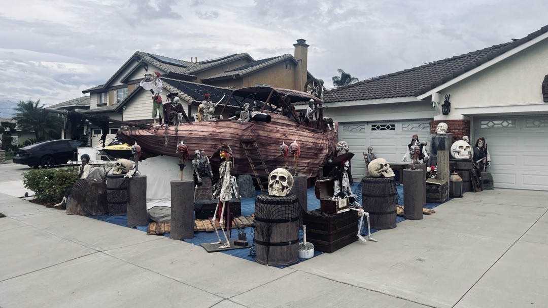 Gothrum glen cemetery and Tortuga Tavern yard haunt