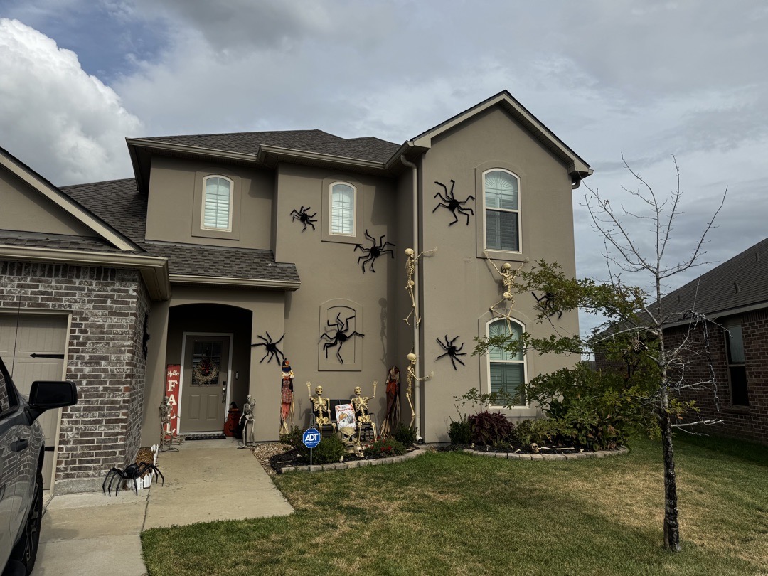 The Crawling Stucco Manor in Lake Charles, LA