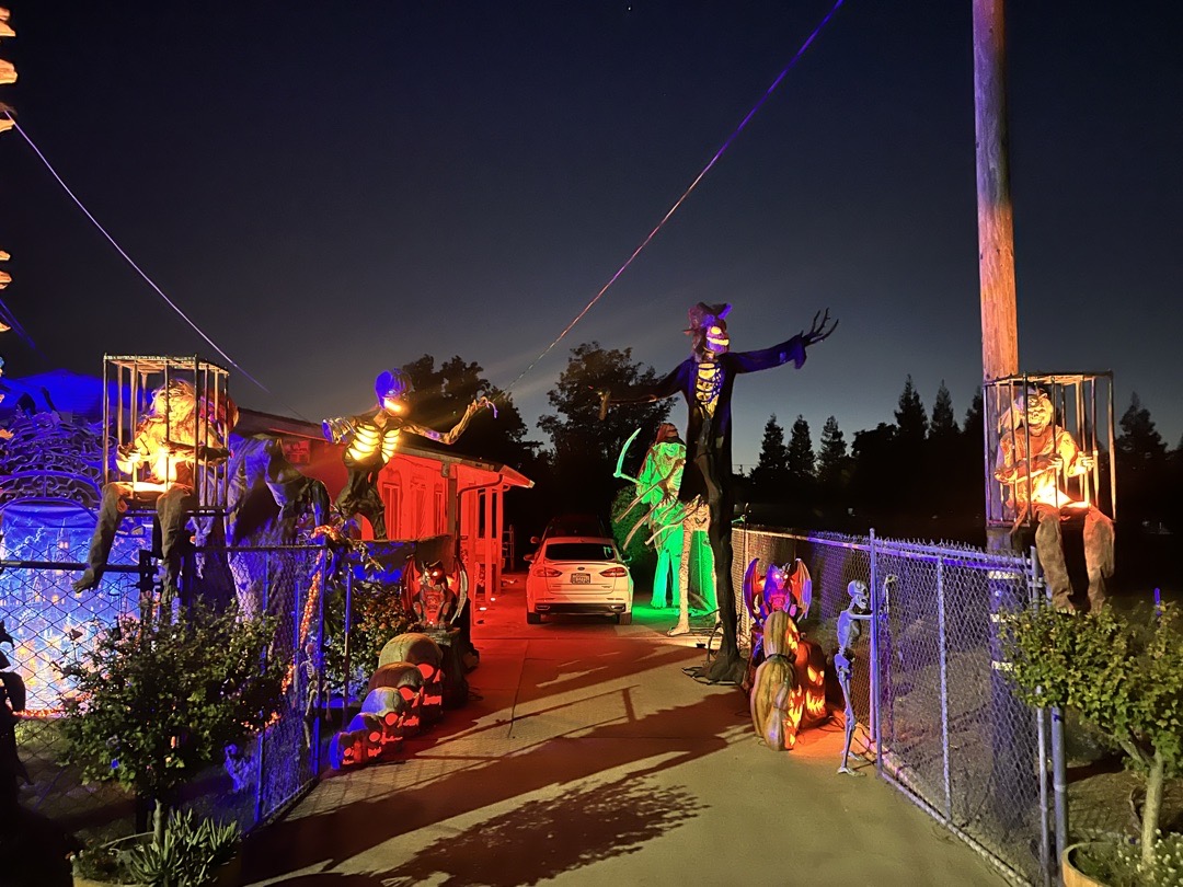 911 Monsterous Manor Halloween Haunt in Turlock, California