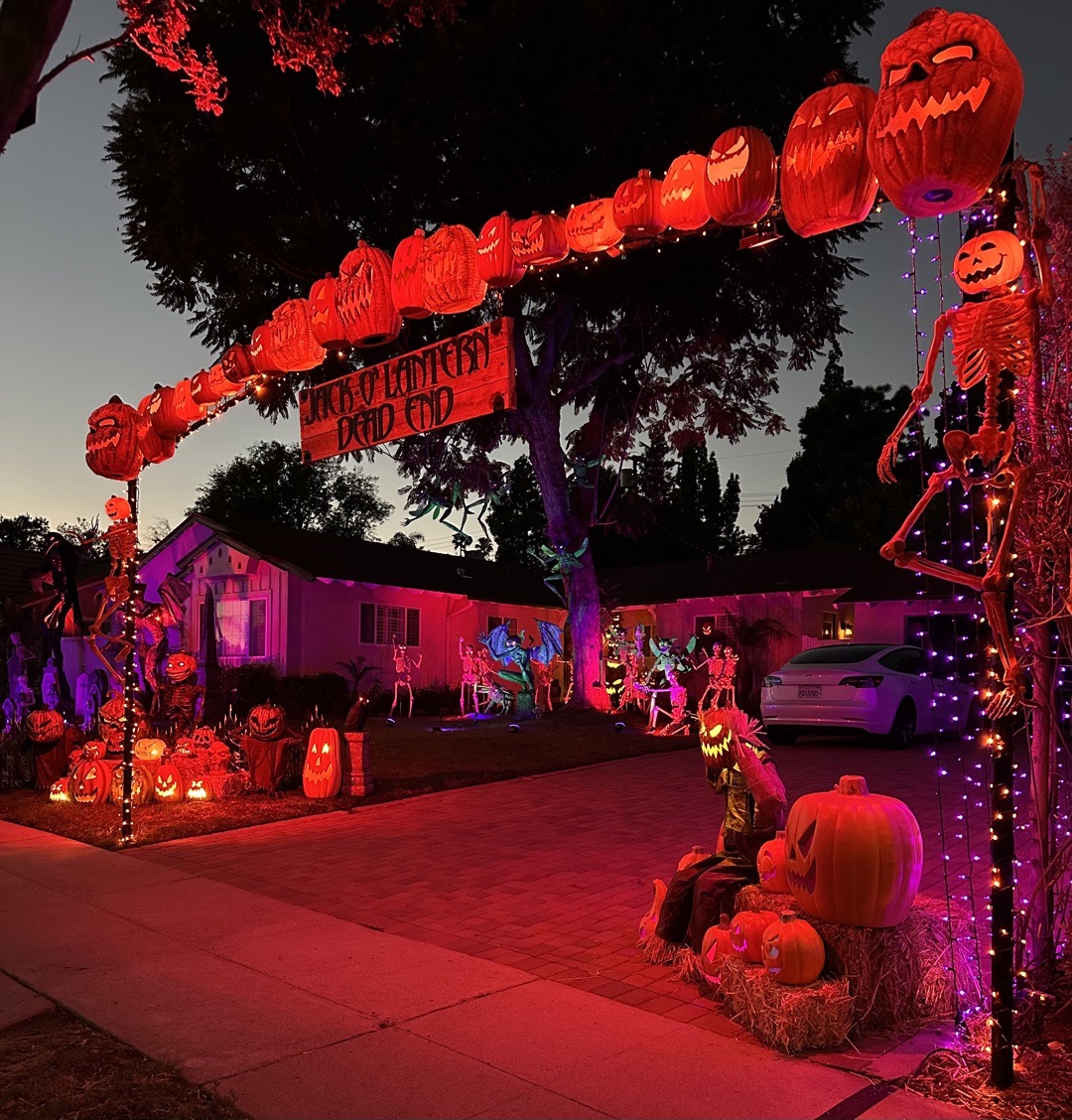 Jack O’ Lantern Dead End in Porter Ranch, CA