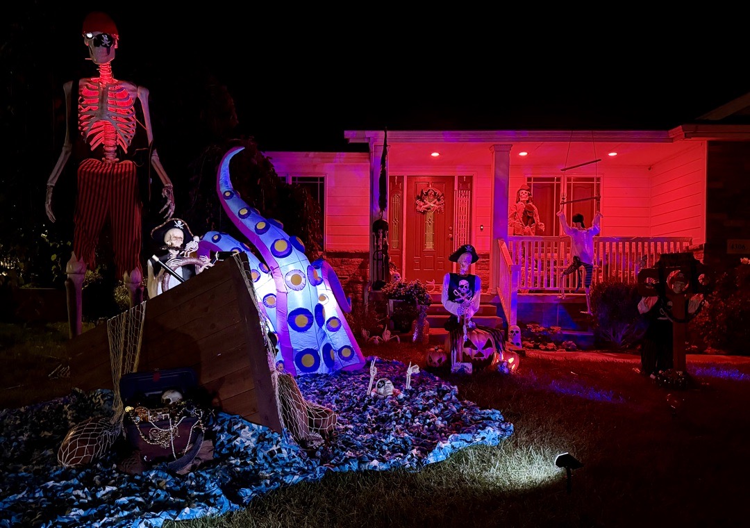 The Lost Pirates Of Bluegrass Halloween Display in Ankeny, Iowa