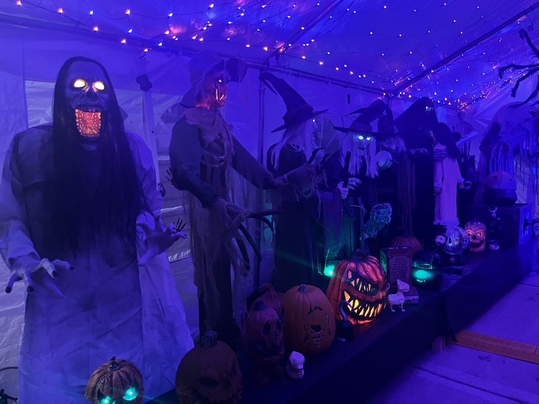 Hunters Horror House Display
