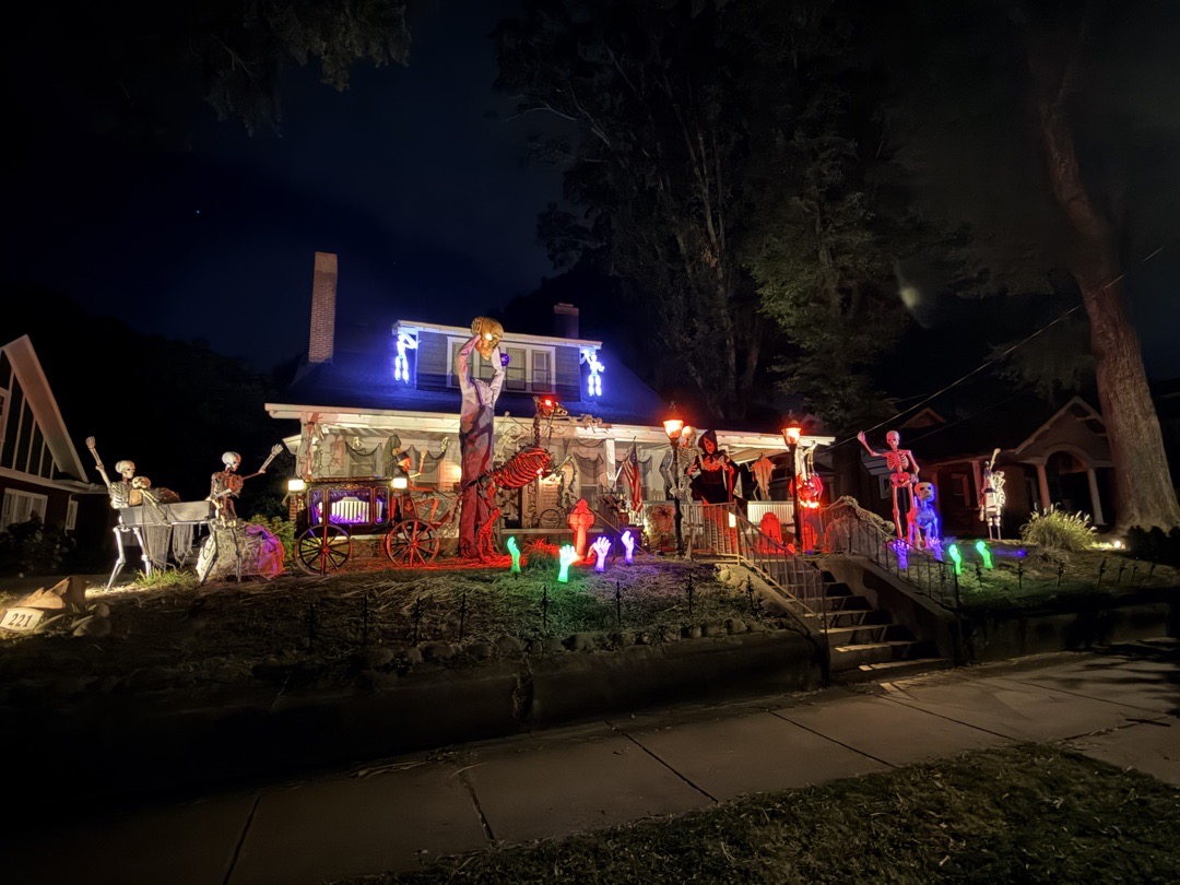 House Of 1000 Skeletons