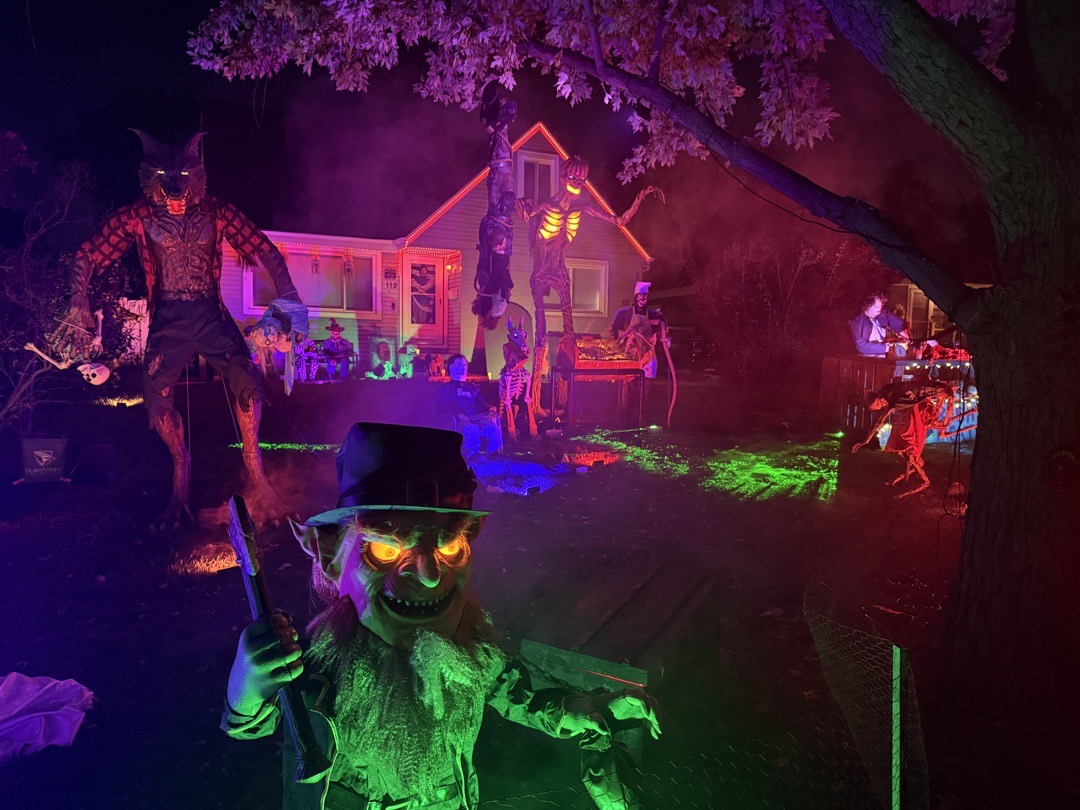 GRIMSLEEPER’S MANOR Halloween Haunt in Lombard, Illinois
