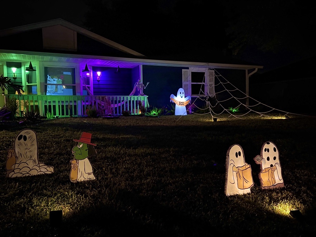 Snoopy’s Spooky Yard Halloween Haunt in Port Saint Lucie, Florida