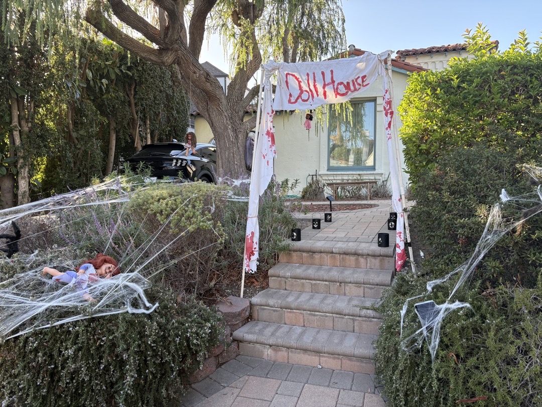 Sierra Bonita Doll House