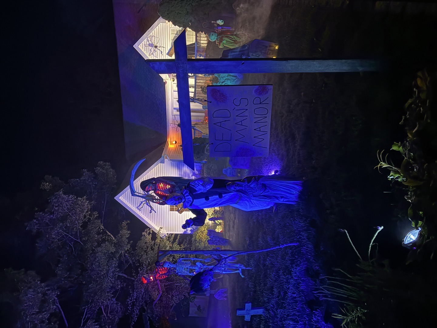 DEAD MAN’S MANOR Halloween Haunt in Shirley, New York