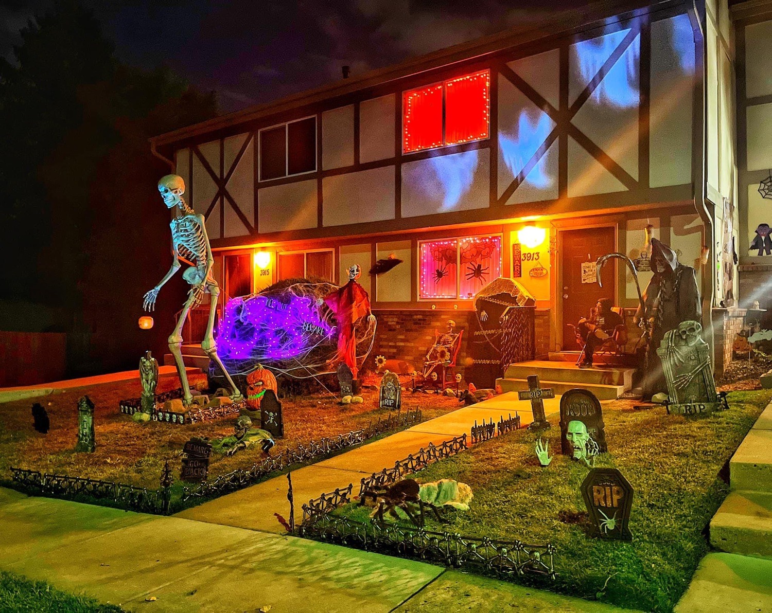 Teddy Bonesevelt The 12 Ft Skeleton