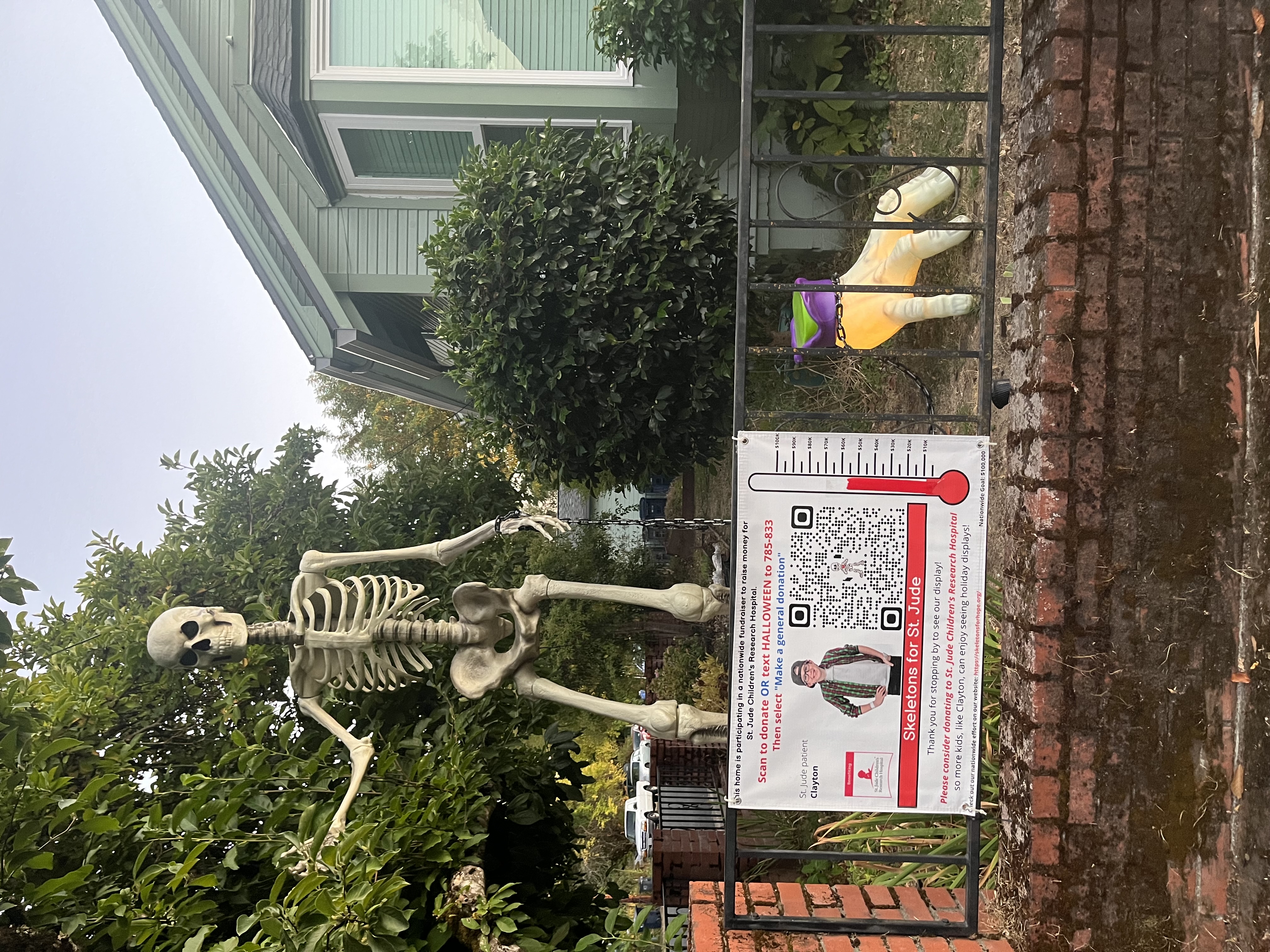 Spooky House on E Valley St