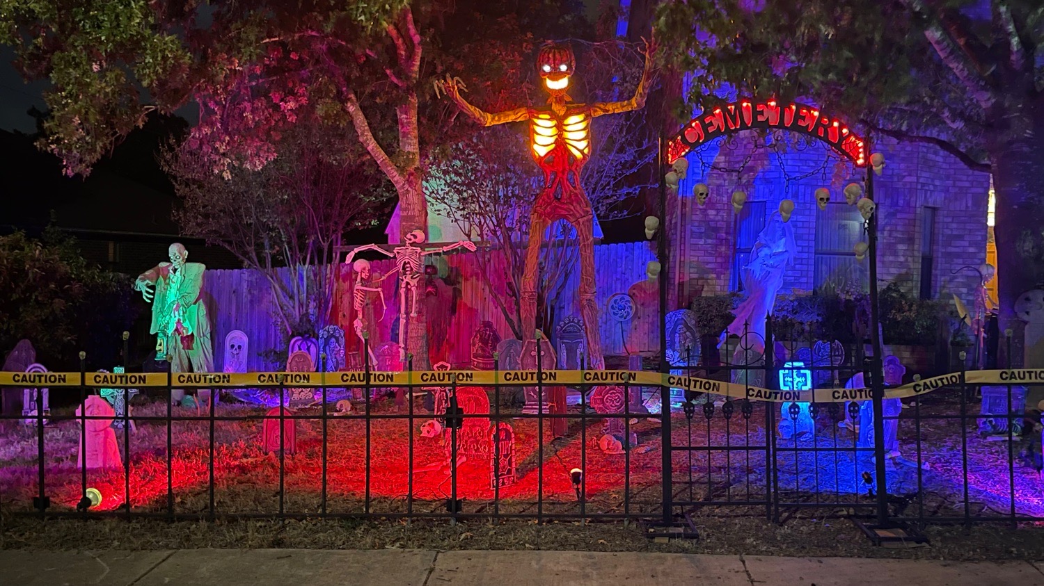 GALAN haunted garage