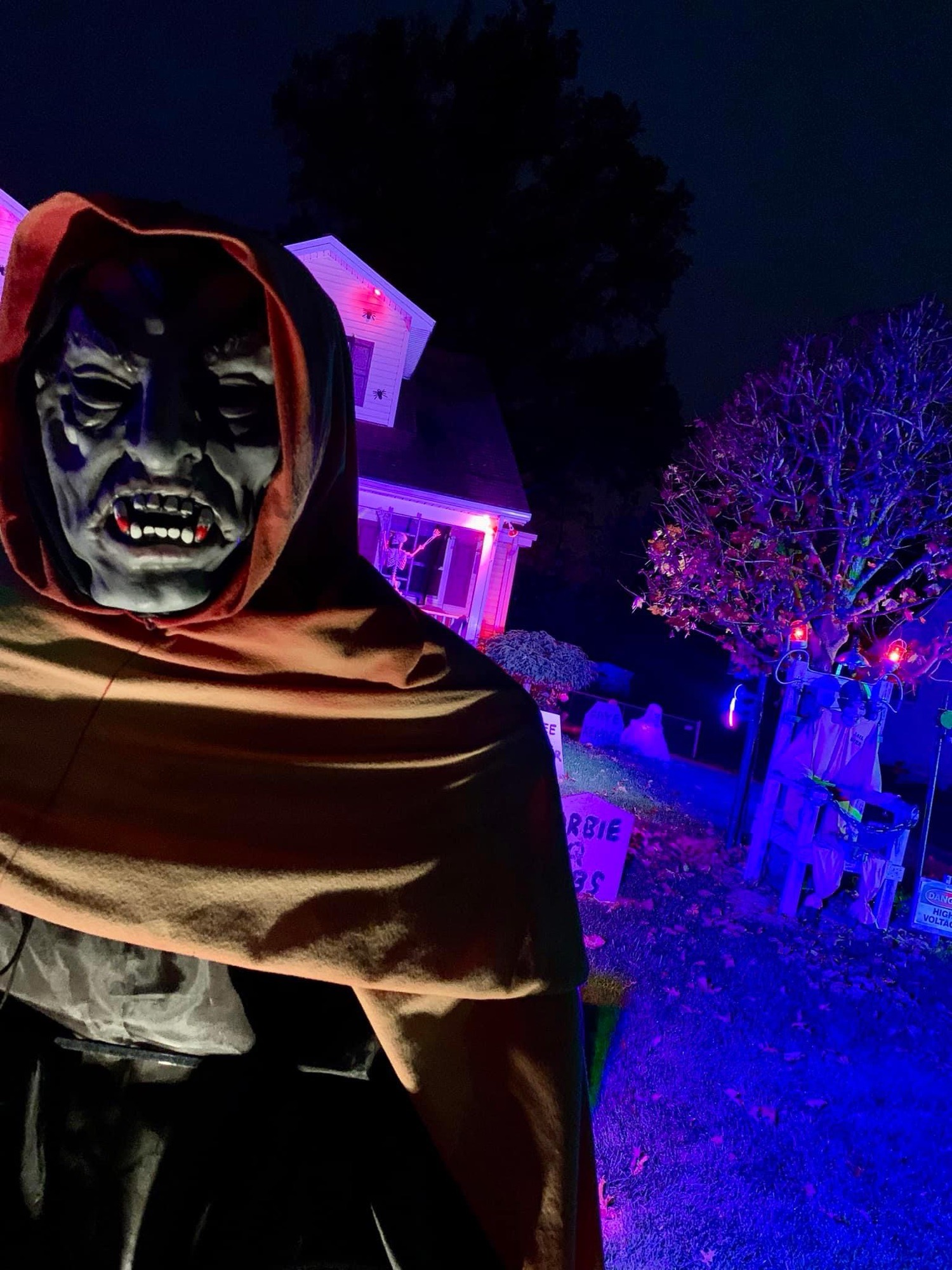 Haunted Summitview Halloween Display