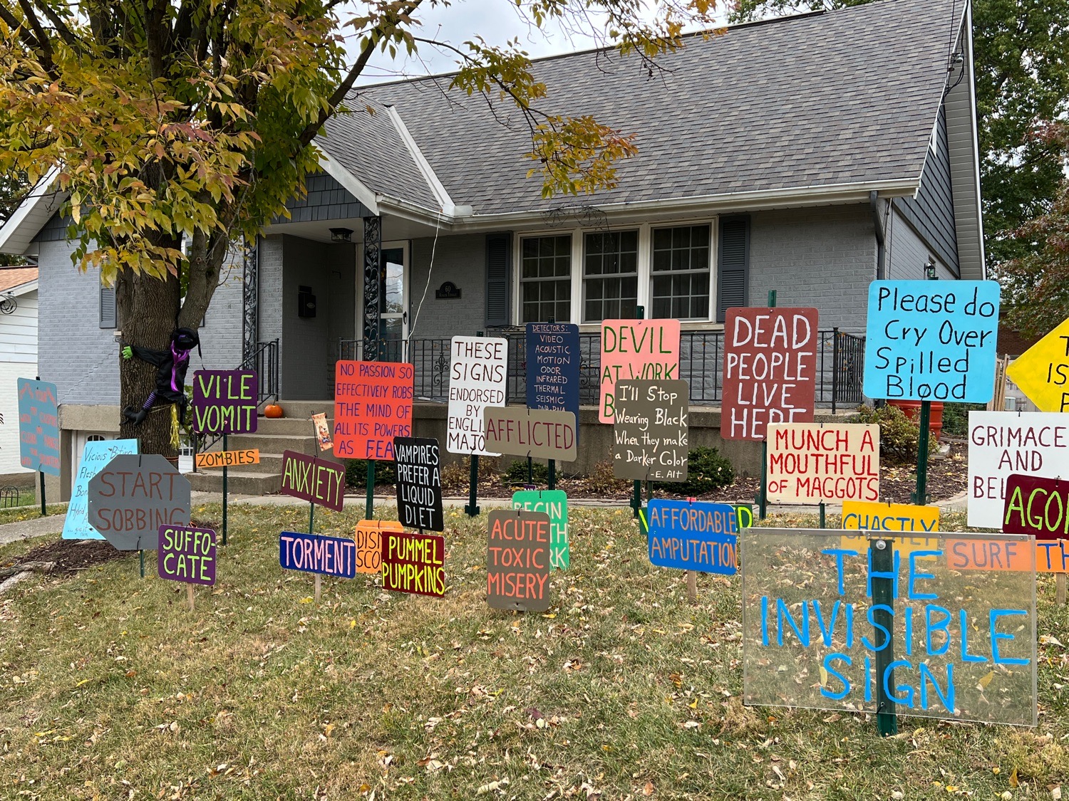 creative Halloween signs