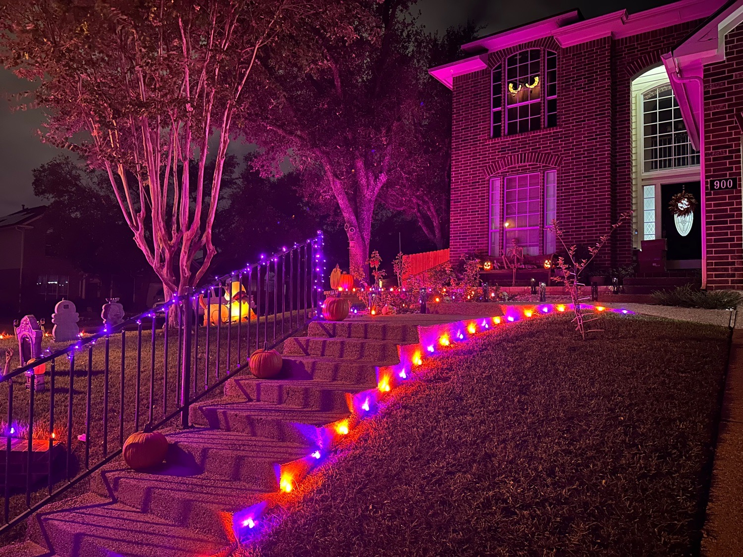 Howl-O-Ween Hollow on Double File Trail