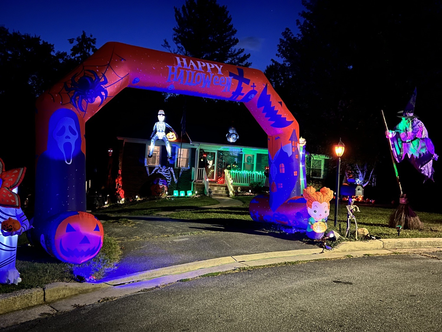 Spooky Cul-de-Sac Halloween Haunt in Johnson City, Tennessee