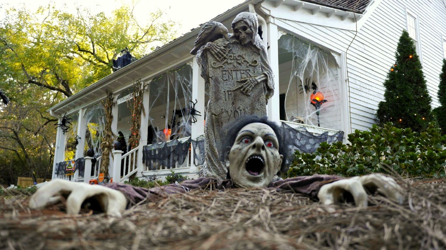 haunted house and candy