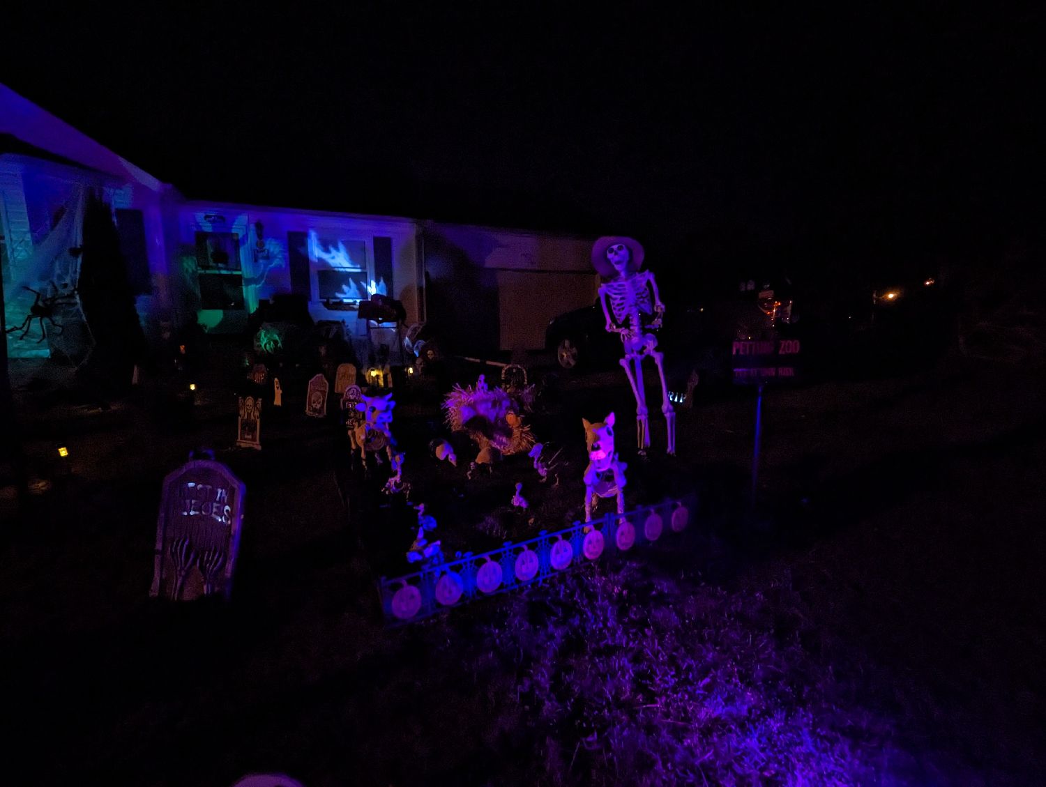 Edevane Halloween display