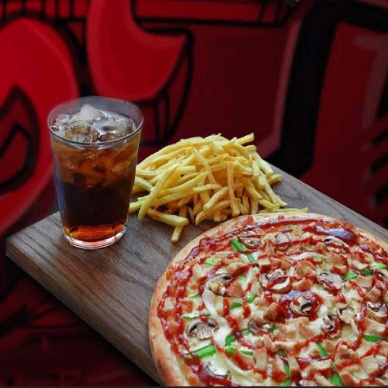 Vegetable Cheese Pizza Frise & Coke 