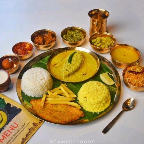 Sholo-bhoj Elish Thali