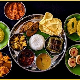 Sholo-bhoj Tangra Thali