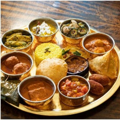 Sholo-bhoj Chingri Thali