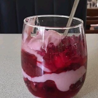 Red Lady Shake 140
