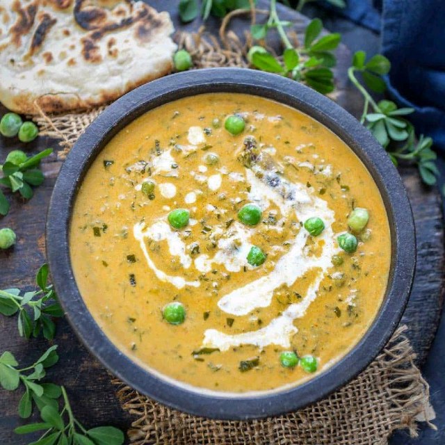 Methi matar malai