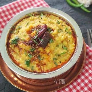 Dal khichadi tadka