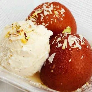 Gulab Jamun With Icecream