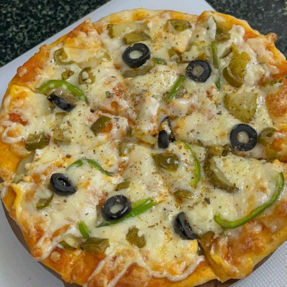 TEA NEST SPECIAL PIZZA (MEDIUM )