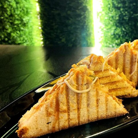 PANEER CHILLI CHEESE SANDWICH 