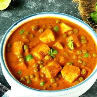 Mutter Paneer (Half)