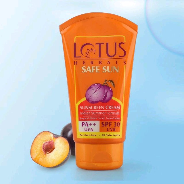 LOTUS HERBALS Safe Sun Sunscream SPF 30 Pa++ 100g