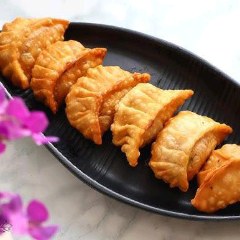 Chicken Momos (6 pc)